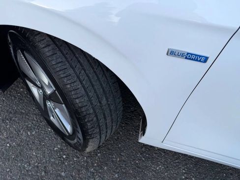 Used 2019 Hyundai Ioniq Blue FWD image 12