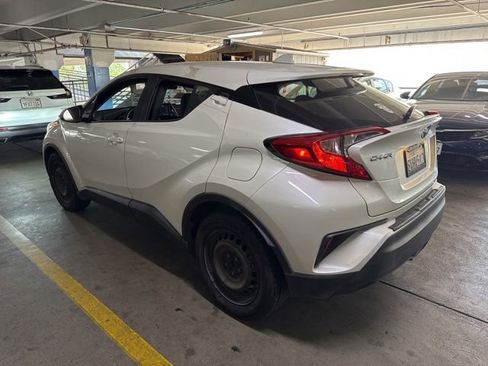 Used 2021 Toyota C-HR LE FWD image 5