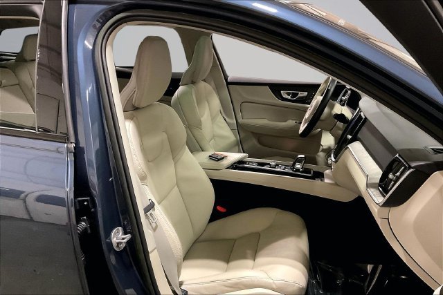 Certified 2023 Volvo V60 B5 Cross Country Plus w/ Climate Package AWD/4WD image 10
