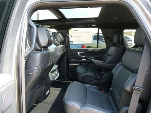 New 2027 Ford Expedition Platinum w/ Stealth Performance Package AWD/4WD image 15