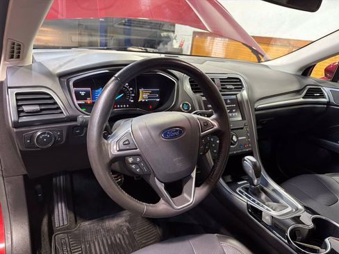 Used 2016 Ford Fusion Titanium FWD image 18