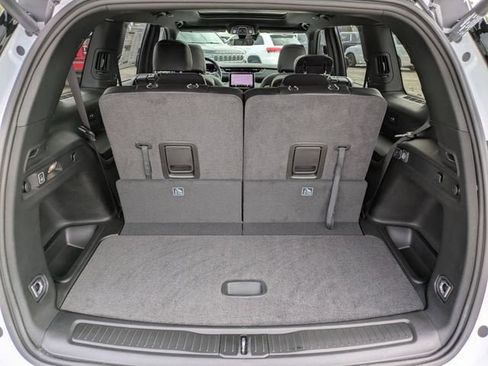 New 2025 Jeep Grand Cherokee L Limited AWD/4WD image 13