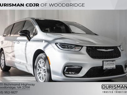 New 2026 Chrysler Pacifica Select