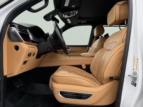 Used 2022 Jeep Grand Wagoneer Series III w/ Rear Seat Video Group 1 image 10