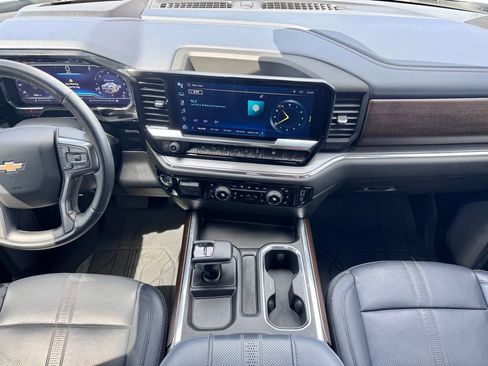 Used 2023 Chevrolet Silverado 1500 High Country w/ High Country Premium Package AWD/4WD image 11