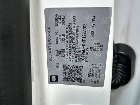 Certified 2023 GMC Canyon AT4 w/ AT4 Premium Package AWD/4WD image 40