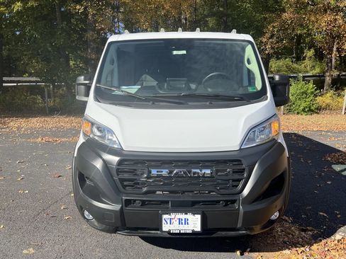 Used 2025 RAM ProMaster 2500 w/ Premium Convenience Group image 9