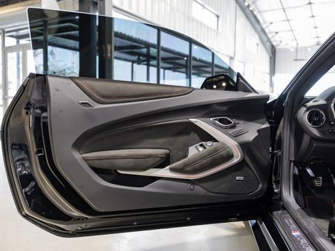 Used 2018 Chevrolet Camaro ZL1 image 13