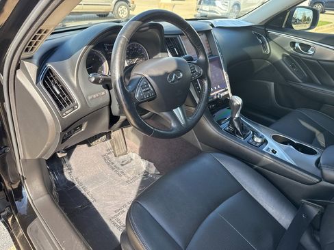 Used 2016 INFINITI Q50 Premium w/ Driver Assistance Package image 7