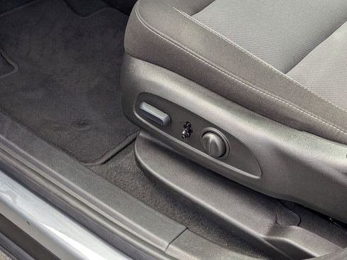 Used 2025 Chevrolet Blazer LT image 14