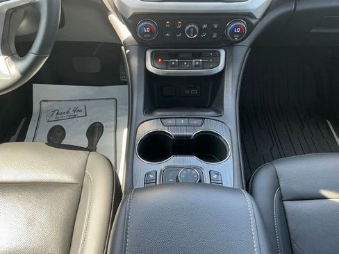 Used 2023 GMC Acadia SLT w/ Preferred Package AWD/4WD image 28