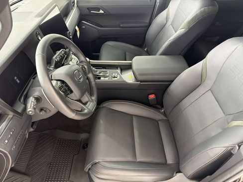 Used 2025 Lexus GX 550 w/ Accessory Package (CT) AWD/4WD image 5