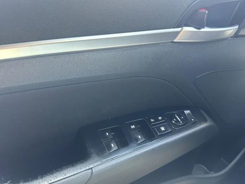 Used 2020 Hyundai Elantra SEL w/ Cargo Package (C1) FWD image 17