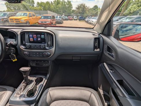 Used 2017 Chevrolet Colorado Z71 AWD/4WD image 17