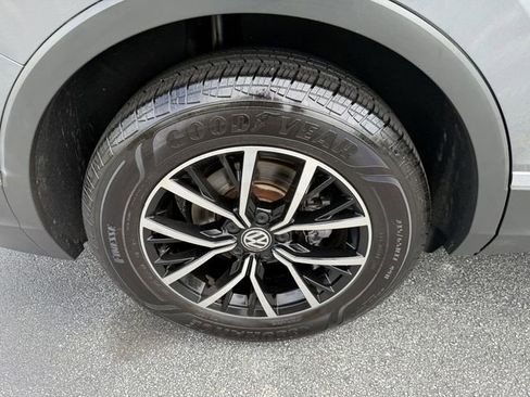 Used 2021 Volkswagen Tiguan SEL FWD image 43