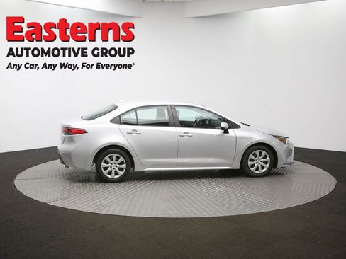 Used 2023 Toyota Corolla LE image 39