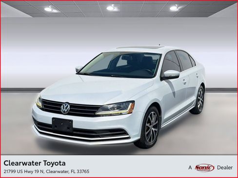 Used 2017 Volkswagen Jetta SE FWD image 1
