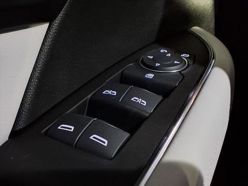 New 2026 Buick Envision Avenir image 17