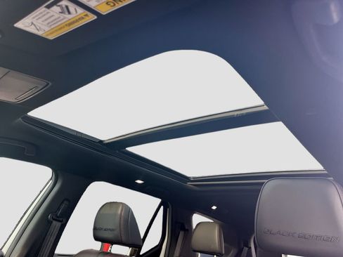 Used 2025 Honda Pilot Black Edition image 23