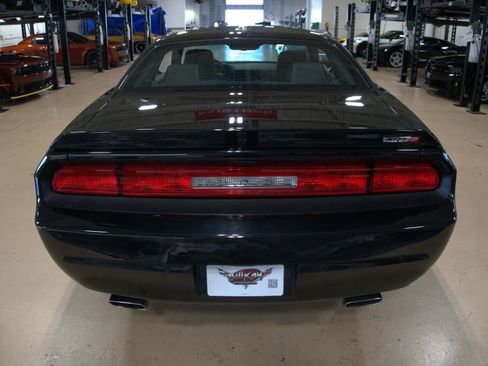 Used 2014 Dodge Challenger SRT8 w/ Harman/Kardon Audio Group image 4