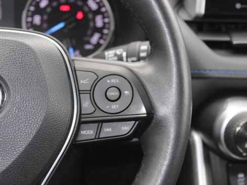 Used 2022 Toyota RAV4 SE image 27