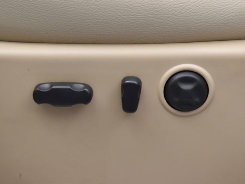 Used 2014 GMC Sierra 2500 Denali w/ Suspension Package, Off-Road image 9