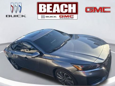 Used 2023 Nissan Altima 2.5 SL image 4