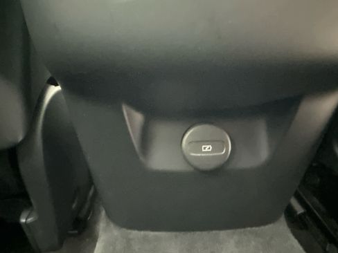 Used 2023 Volvo XC60 B5 Core w/ Climate Package AWD/4WD image 28