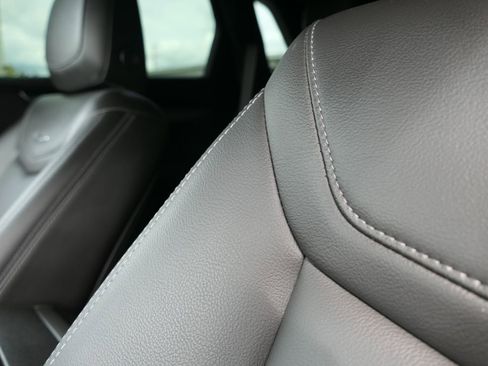 Used 2022 Cadillac XT5 Luxury w/ LPO, Floor Liner Package FWD image 13