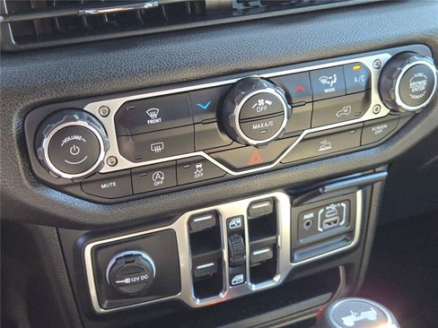 Used 2025 Jeep Wrangler Unlimited Sport AWD/4WD image 29