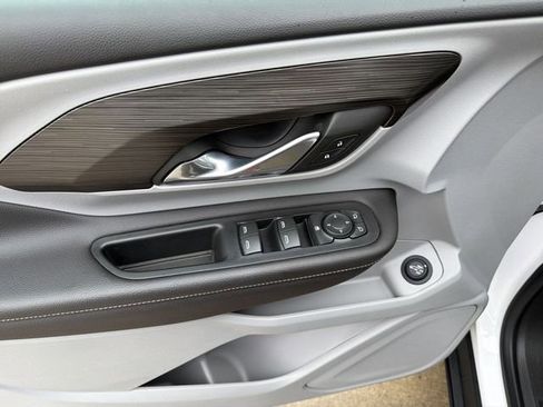 Certified 2022 GMC Terrain SLE w/ Driver Convenience Package image 15