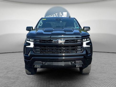 Used 2025 Chevrolet Silverado 1500 LT Trail Boss w/ Dark Appearance Package AWD/4WD image 9