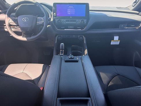 New 2026 Toyota Grand Highlander AWD Hybrid image 10