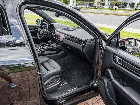 Used 2023 Porsche Cayenne Turbo GT image 36