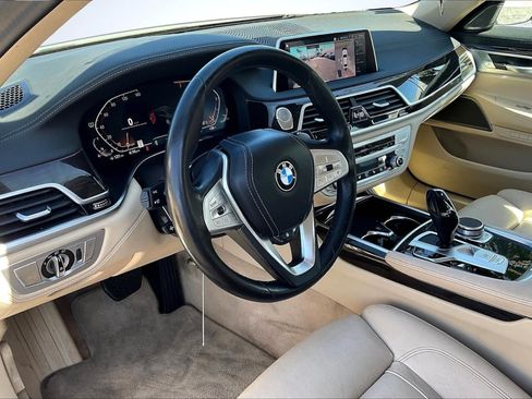 Used 2021 BMW 740i RWD image 14