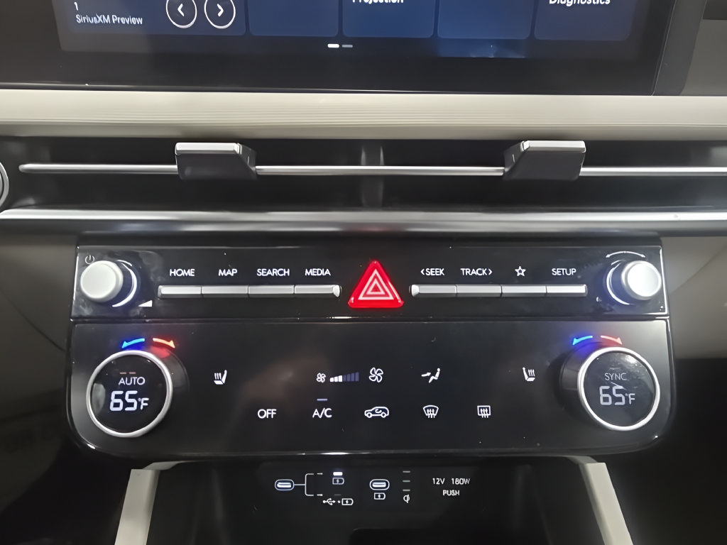 Certified 2025 Hyundai Tucson SEL AWD/4WD image 33