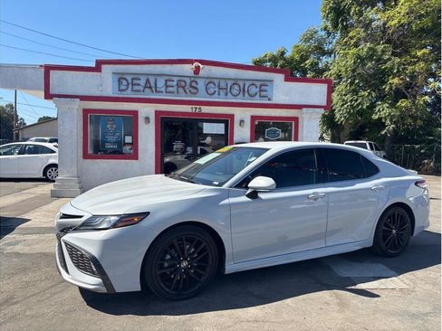 Used 2022 Toyota Camry XSE FWD image 1
