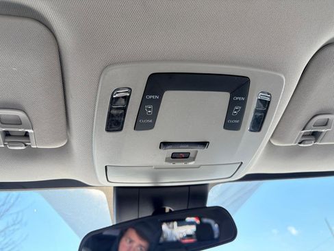 Used 2024 Toyota Sienna LE image 22