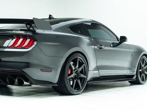 Used 2020 Ford Mustang Shelby GT500 w/ Carbon Fiber Track Pack RWD image 13