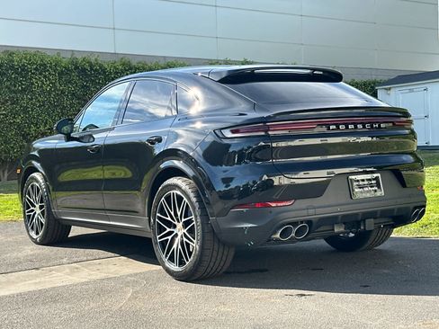 Used 2026 Porsche Cayenne S image 3