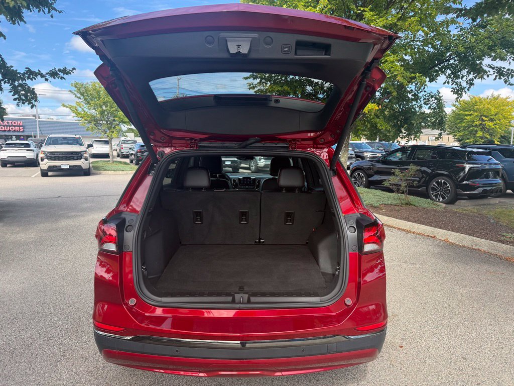 Used 2023 Chevrolet Equinox RS w/ RS Leather Package AWD/4WD image 10