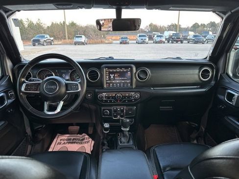 Used 2020 Jeep Gladiator Overland image 35