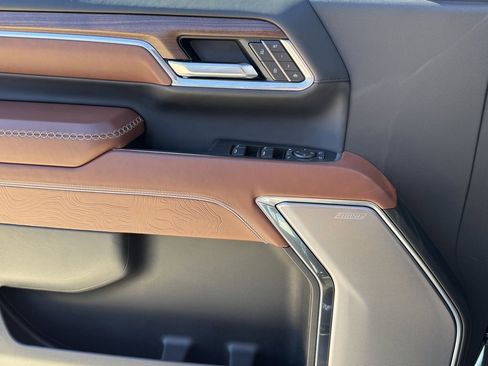 Used 2025 GMC Sierra 2500 Denali Ultimate image 39