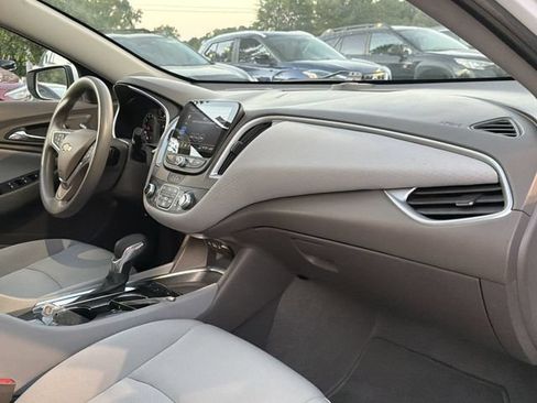 Used 2024 Chevrolet Malibu LT FWD image 15