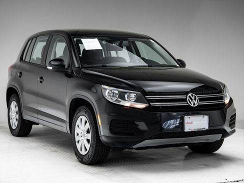 Used 2013 Volkswagen Tiguan S image 28