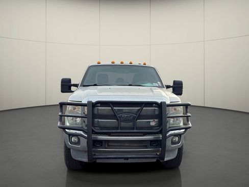 Used 2015 Ford F250 Lariat image 2