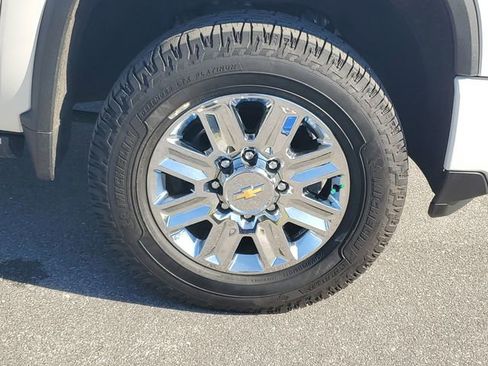 Used 2024 Chevrolet Silverado 2500 High Country w/ Technology Package image 34