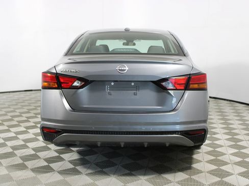Used 2025 Nissan Altima 2.5 SV FWD image 34