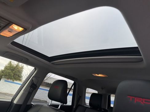 Used 2024 Toyota 4Runner TRD Off-Road Premium image 12