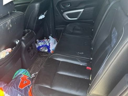 Used 2018 Nissan Titan PRO-4X w/ Pro-4x Convenience Package AWD/4WD image 8